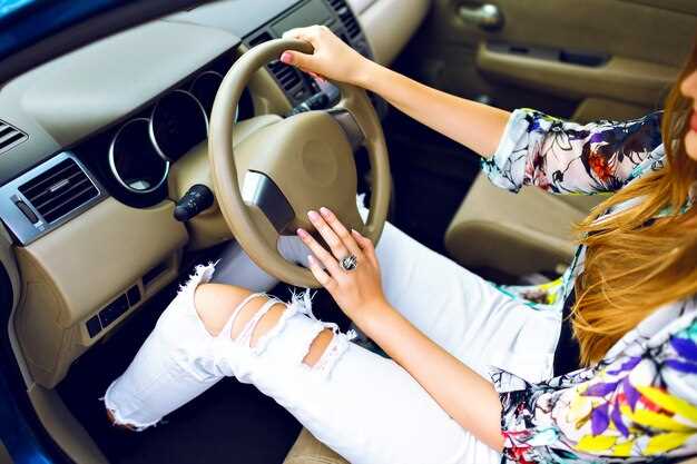 Снятие кожухов и выявление фиксаторов руля