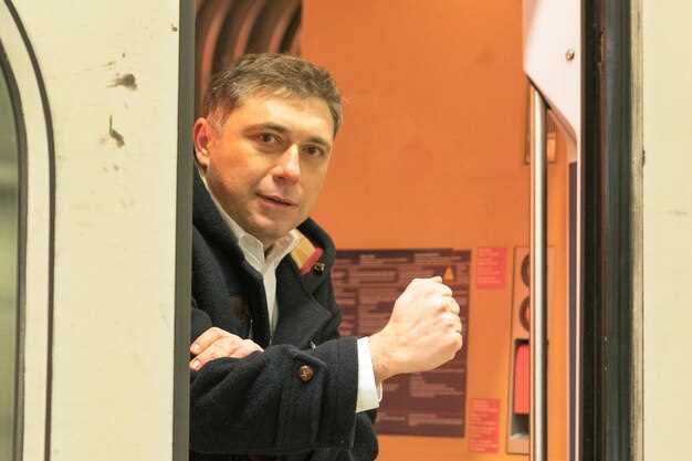 Подготовка автомобиля: отключение аккумулятора и снятие крышки капота