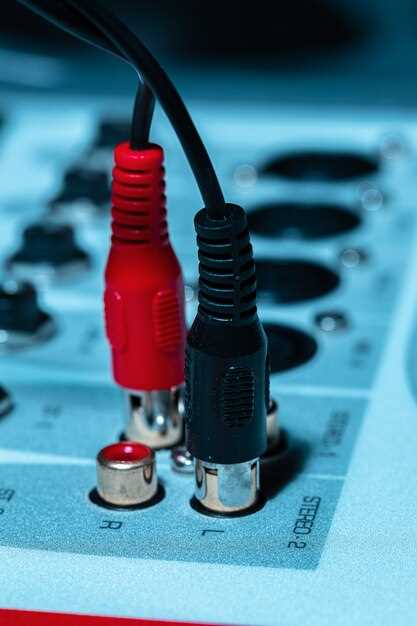 Подключение питания: кабели +12V, заземление, управление
