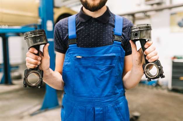 Ослабление зажимов и отсоединение старой трубки