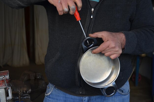 Доступ к клапанной крышке: снятие декоративных элементов и защиты