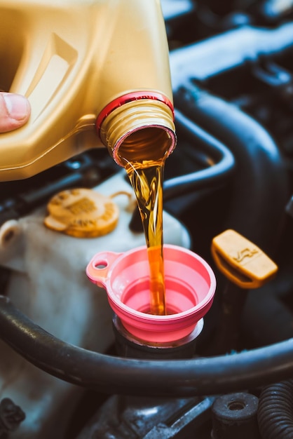 Дальнейшие действия при обнаружении отклонений в уровне или состоянии масла