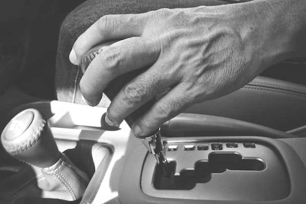 Подготовка инструментов для извлечения пепельницы