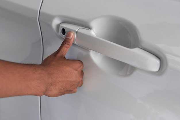 Подбор инструментов для разборки двери