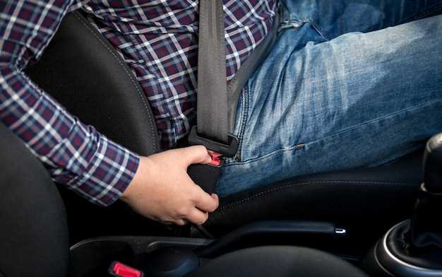 Инструменты и материалы, необходимые для снятия сиденья