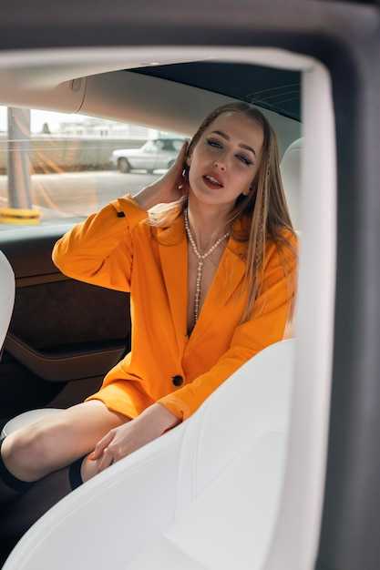 Обратите внимание на удобство сидений и материалы отделки