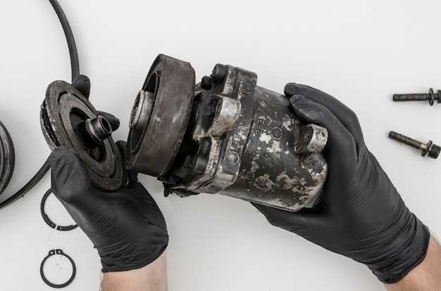 Обезвреживание натяжителя и снятие изношенного башмака