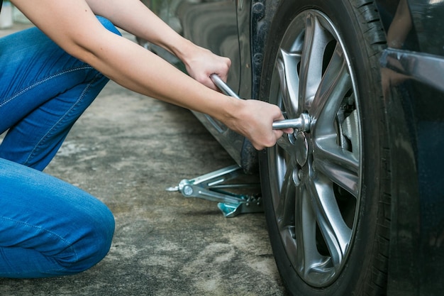 Извлечение ступицы и снятие старого подшипника