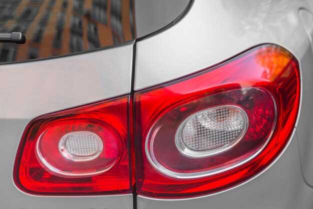 Механические повреждения корпуса фонаря