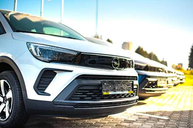 Разбор технических характеристик моделей Opel Zafira для выбора подходящей версии