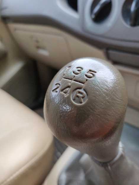 Определение реакции руля при различных скоростях