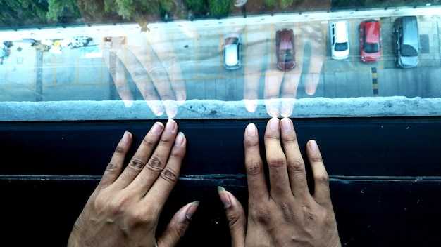 Использование инструментов и приборов для проверки прочности соединения