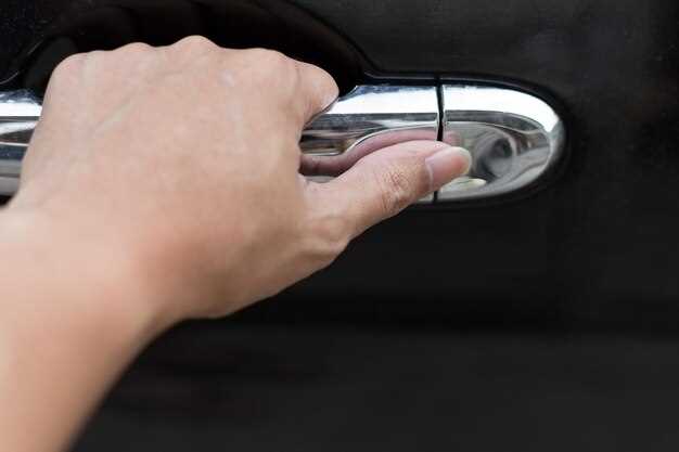 Как открыть застрявшую дверь в машине: пошаговая инструкция для самостоятельного решения